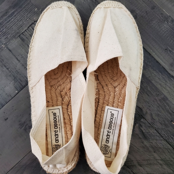 Andre Assous Cream Canvas Espadrilles Size 9 - Picture 2 of 2